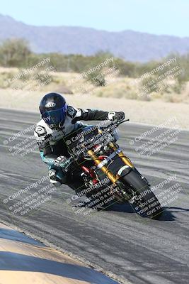 media/Dec-04-2025-Racers Edge (Thu) [[5ebc9f124d]]/3-B Group/3-Session 2 (Turn 7 Inside)/